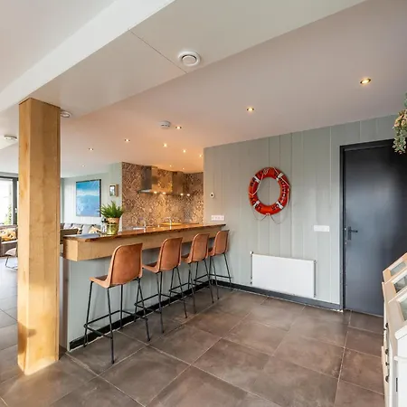 度假居 Group Getaway *